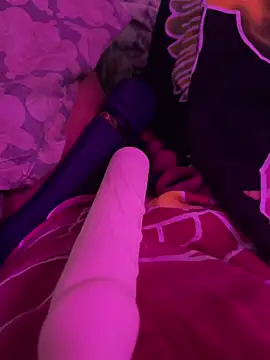 Snapshot of Lilymoonshow chatting on March 17, 2025, 5:05 pm Lilymoonshow online show from March 17, 2025, 5:05 pm