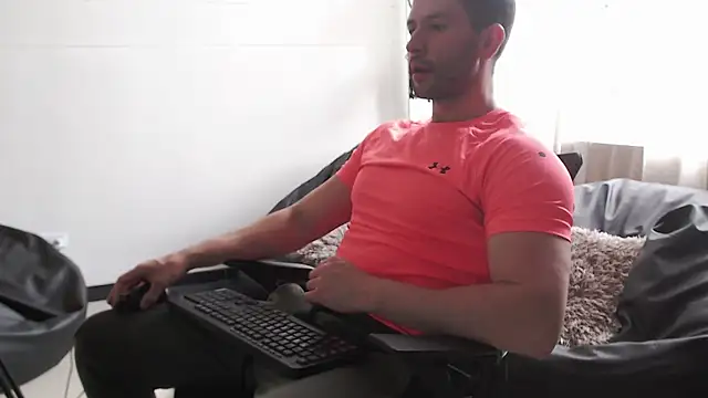 hairyncuteass online show from January 15, 2025, 8:05 pm