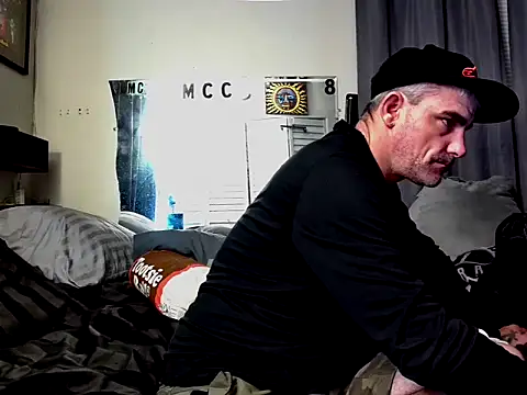 Snapshot of 1badfucka chatting on March 1, 2025, 5:52 am 1badfucka online show from March 1, 2025, 5:52 am