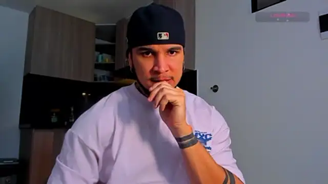 austinoficial online show from April 2, 2026, 9:12 pm