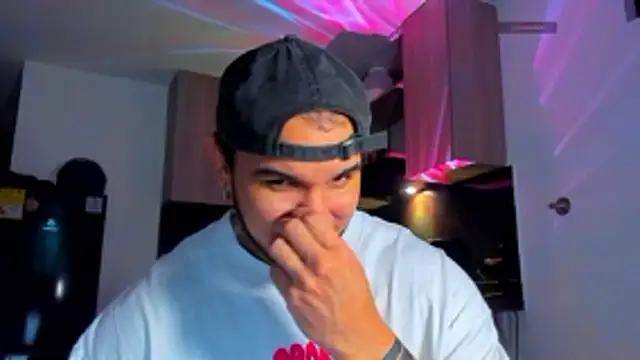 austinoficial online show from April 14, 2026, 4:18 am