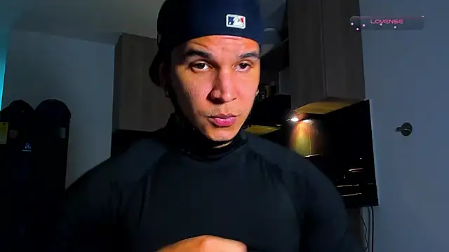 austinoficial online show from April 16, 2026, 11:51 pm