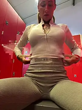 Black sweet Rose online show from February 13, 2025, 10:34 am