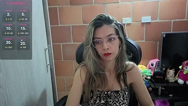 Snapshot of Princezzlove3 chatting on October 19, 2025, 12:22 am Princezzlove3 online show from October 19, 2025, 12:22 am