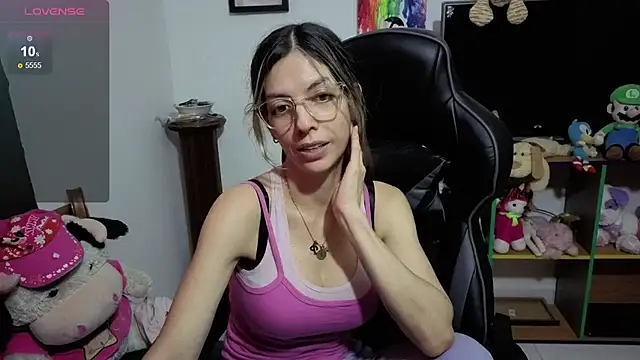 Snapshot of Princezzlove3 chatting on October 25, 2025, 2:52 am Princezzlove3 online show from October 25, 2025, 2:52 am