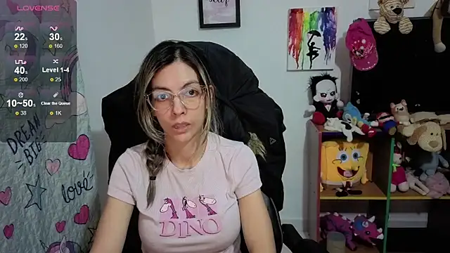 Snapshot of Princezzlove3 chatting on November 8, 2025, 1:28 am Princezzlove3 online show from November 8, 2025, 1:28 am