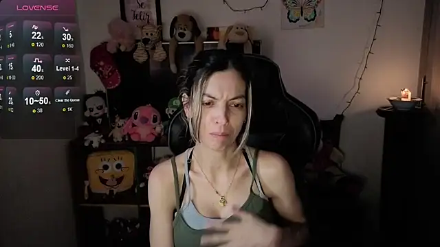 Snapshot of Princezzlove3 chatting on November 15, 2025, 2:13 pm Princezzlove3 online show from November 15, 2025, 2:13 pm