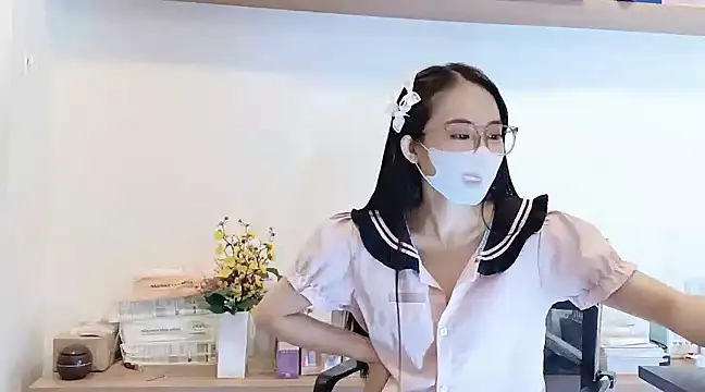 Lush-Office online show from March 14, 2025, 1:13 pm