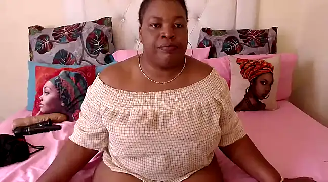 omalicha98 online show from February 3, 2025, 7:07 am