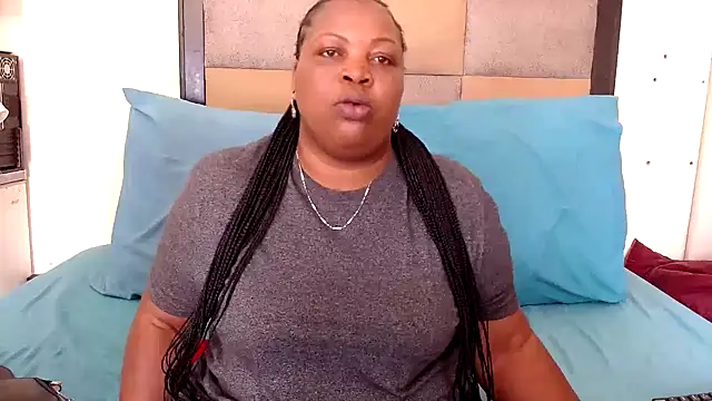 omalicha98 online show from October 27, 2025, 7:23 am