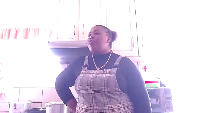 omalicha98 online show from December 15, 2025, 7:23 am