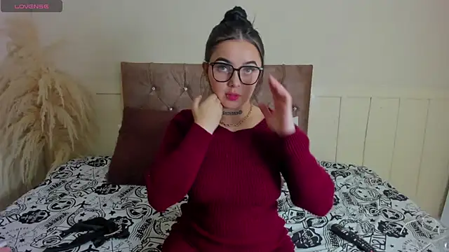 Snapshot of Natashawool1 chatting on February 6, 2025, 1:43 pm Natashawool1 online show from February 6, 2025, 1:43 pm