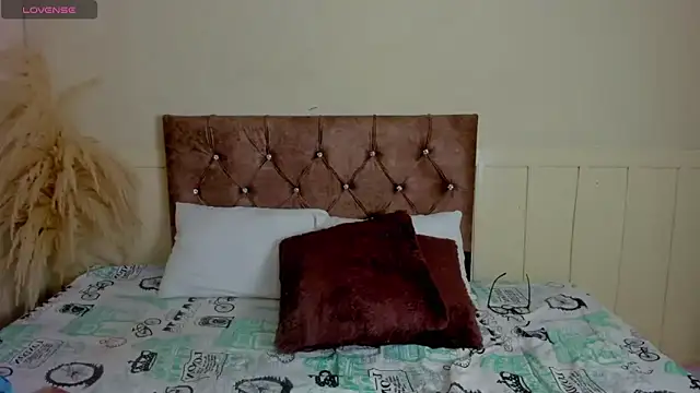 Snapshot of Natashawool1 chatting on February 19, 2025, 4:22 pm Natashawool1 online show from February 19, 2025, 4:22 pm