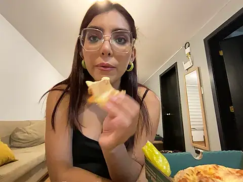 Snapshot of MartinaSooler chatting on February 22, 2025, 3:12 am MartinaSooler online show from February 22, 2025, 3:12 am