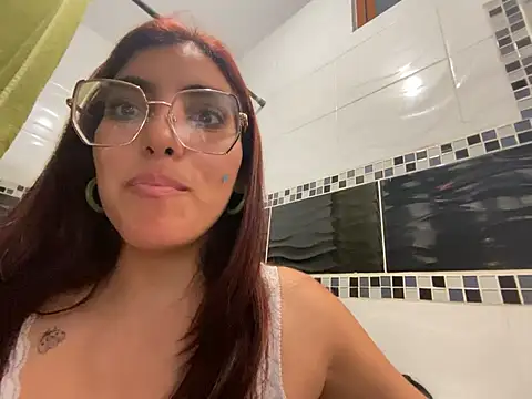 Snapshot of MartinaSooler chatting on March 4, 2025, 1:45 am MartinaSooler online show from March 4, 2025, 1:45 am