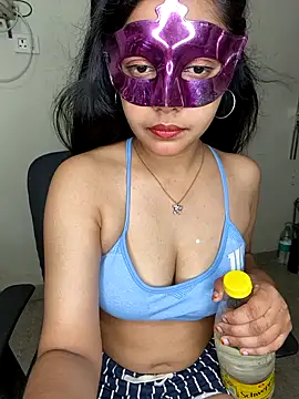 Snapshot of Babbyy_doll chatting on March 13, 2025, 4:23 pm Babbyy doll online show from March 13, 2025, 4:23 pm