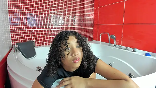 BrigitteRoy  online show from February 22, 2025, 7:14 pm