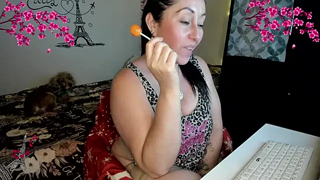 Snapshot of nataparis chatting on May 16, 2026, 12:18 am nataparis online show from May 16, 2026, 12:18 am