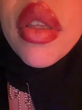 Snapshot of zahra_Jalid chatting on May 15, 2026, 11:45 pm zahra Jalid online show from May 15, 2026, 11:45 pm