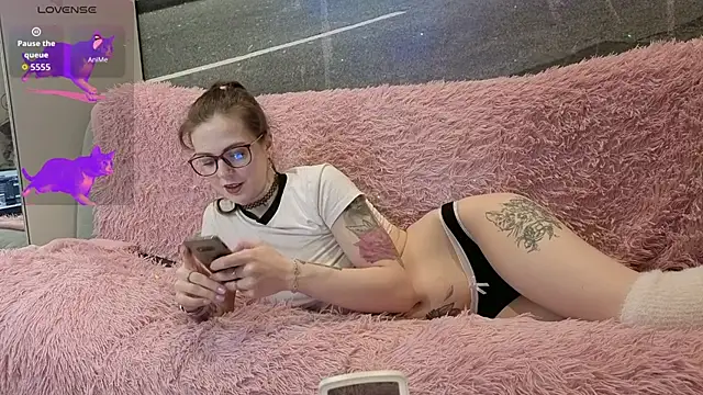 Iriss Miller online show from February 26, 2026, 8:13 am