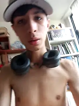 Snapshot of adriaav chatting on March 8, 2025, 10:24 pm adriaav online show from March 8, 2025, 10:24 pm