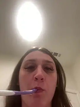 Snapshot of snowbabie4 chatting on January 13, 2025, 12:51 am snowbabie4 online show from January 13, 2025, 12:51 am