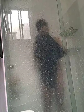 Latinos 2001 online show from December 1, 2025, 1:16 pm