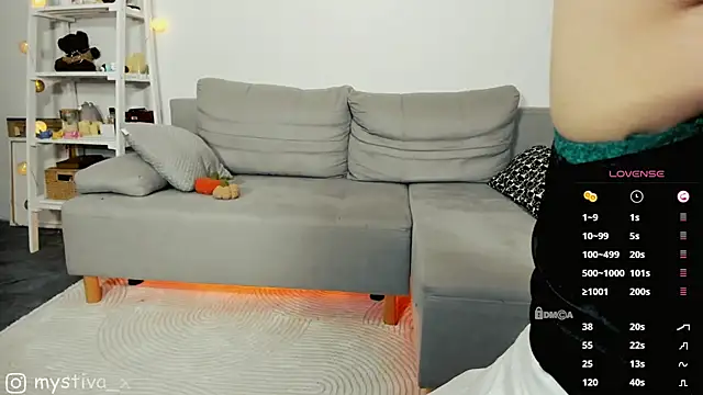 Snapshot of EliyaX chatting on October 14, 2025, 4:41 pm EliyaX online show from October 14, 2025, 4:41 pm