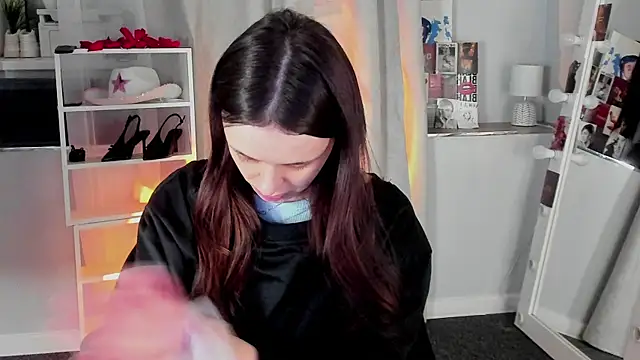 Sahara Shields online show from April 13, 2026, 7:47 am