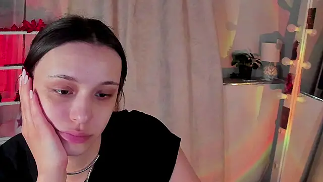 Snapshot of Sahara_Shields chatting on May 7, 2026, 9:36 am Sahara Shields online show from May 7, 2026, 9:36 am