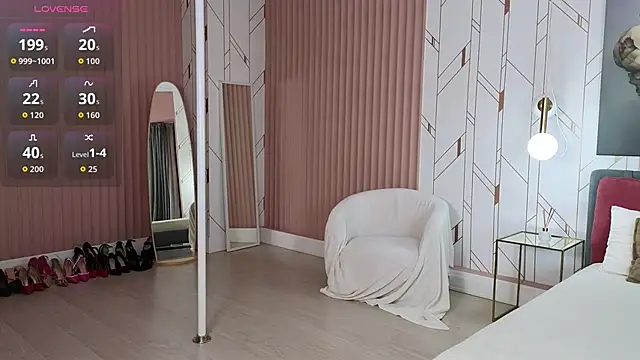 Snapshot of Eva__Summer chatting on September 9, 2025, 4:12 am Eva Summer online show from September 9, 2025, 4:12 am