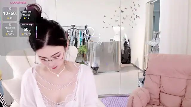 miaomiao-777 online show from February 25, 2026, 6:12 am