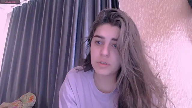  Roselina  online show from February 26, 2025, 6:58 am