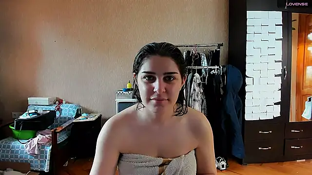 Snapshot of _Roselina_ chatting on April 23, 2026, 7:41 am Roselina online show from April 23, 2026, 7:41 am