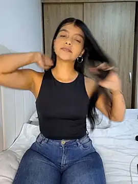 Snapshot of IslaBlaze chatting on November 29, 2025, 1:19 am IslaBlaze online show from November 29, 2025, 1:19 am