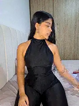 Snapshot of IslaBlaze chatting on December 3, 2025, 1:35 am IslaBlaze online show from December 3, 2025, 1:35 am