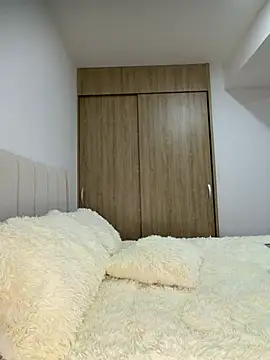 Snapshot of IslaBlaze chatting on February 21, 2026, 1:17 am IslaBlaze online show from February 21, 2026, 1:17 am