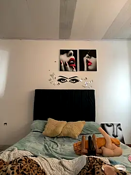 Snapshot of Keyler_True18 chatting on September 19, 2025, 12:39 pm Keyler True18 online show from September 19, 2025, 12:39 pm