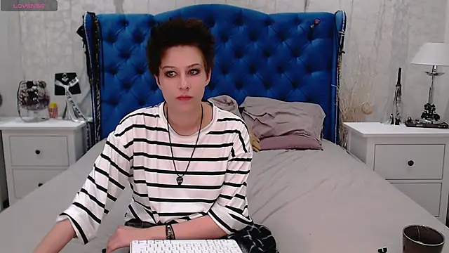 Snapshot of via_mayer_ chatting on May 22, 2026, 1:35 am via mayer online show from May 22, 2026, 1:35 am