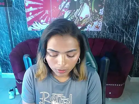 madelein m online show from February 4, 2025, 1:02 am