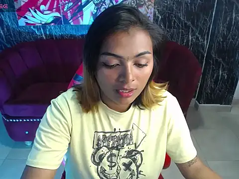 madelein m online show from February 6, 2025, 6:56 pm