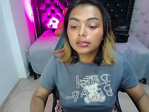 madelein m online show from February 7, 2025, 10:09 pm