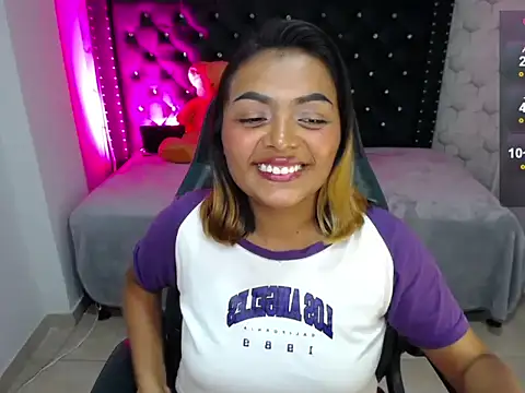 madelein m online show from February 13, 2025, 12:24 am