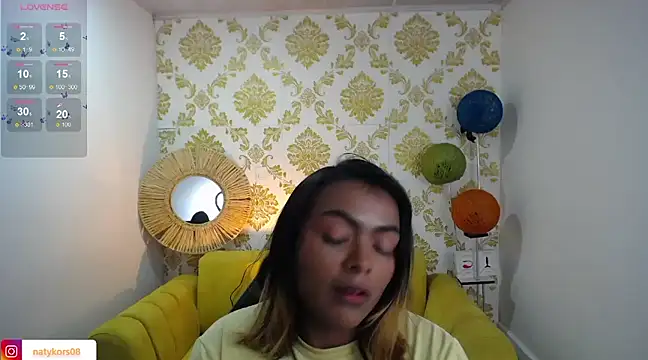 madelein m online show from February 22, 2025, 6:19 pm