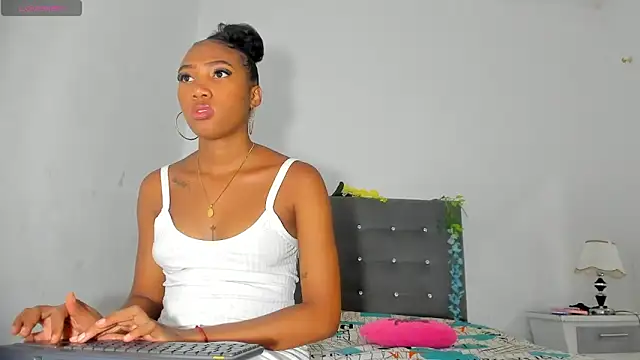 Snapshot of NoaBrowm chatting on September 18, 2025, 10:01 pm NoaBrowm online show from September 18, 2025, 10:01 pm