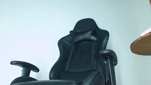 matteo rivas online show from April 9, 2026, 1:05 am