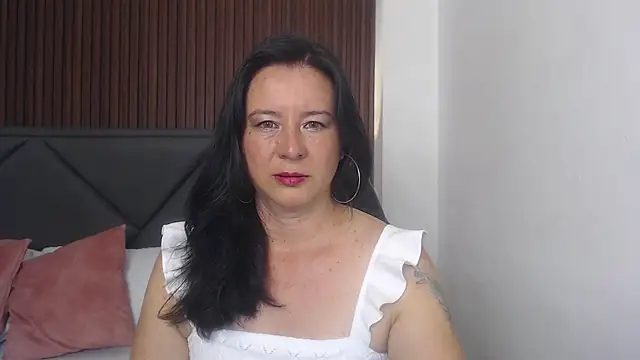 Snapshot of emmily_taylor_ chatting on February 1, 2025, 7:02 pm emmily taylor online show from February 1, 2025, 7:02 pm