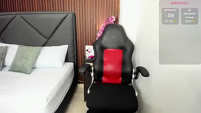 Snapshot of emmily_taylor_ chatting on March 22, 2025, 7:09 pm emmily taylor online show from March 22, 2025, 7:09 pm