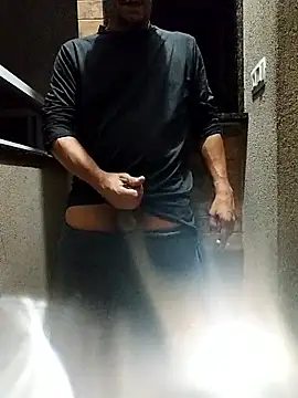 Santanacumxplod online show from February 27, 2026, 2:33 am