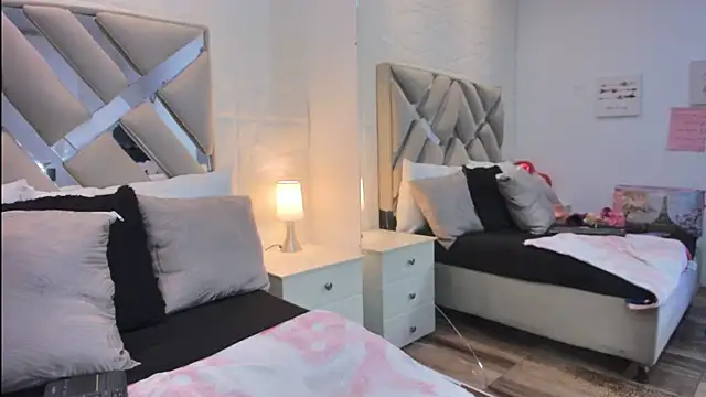 raquell moore online show from March 22, 2026, 10:02 pm